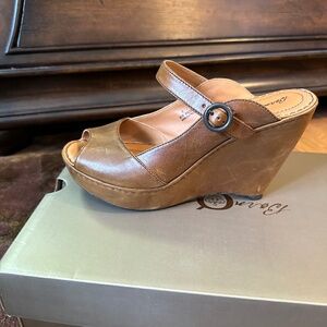 New- Never Worn: Taya Mule, Open Toe